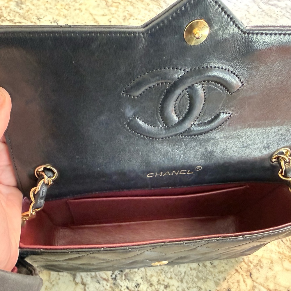 CHANEL Black Quilted Crossbody Bag with Gold Accents - Picture 7 of 8